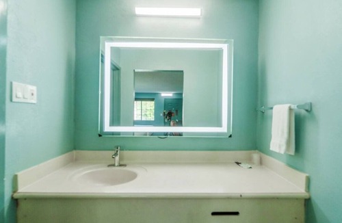 Harlingen Hotel | Pet-Friendly Stay w/2 Queen Beds Near Harlingen Foodie Fave & Main Roads