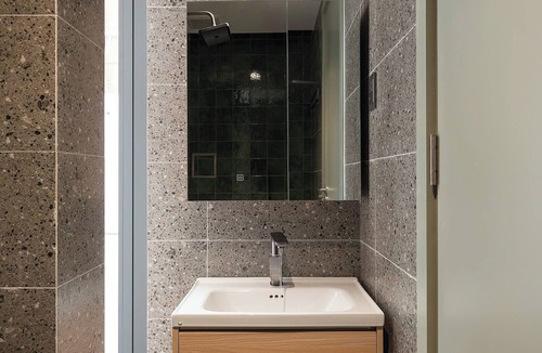Downtown Ho Chi Minh City Apartment | Phuc Loc Premier