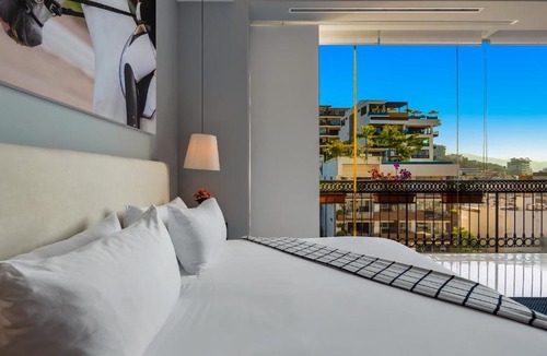Romantic Zone House | PIER 57 - 709 Stunning View 2 BR Romantic Zone