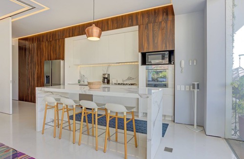Romantic Zone Apartment | Pier 57 Ocean Views Romantic Zone Best Rooftop Pool
