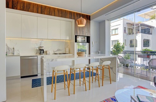Romantic Zone Apartment | Pier 57 Ocean Views Romantic Zone Best Rooftop Pool