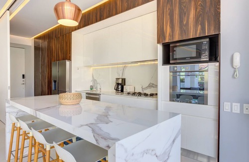 Romantic Zone Apartment | Pier 57 Ocean Views Romantic Zone Best Rooftop Pool