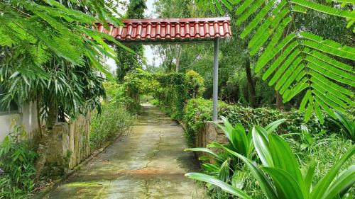 Can Giuoc Hotel | PINE-APPALE Riverside Resort