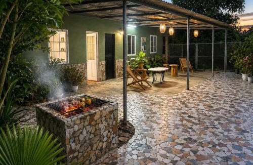 Can Giuoc Hotel | PINE-APPALE Riverside Resort