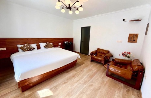 Tongzhou Hotel | pine house