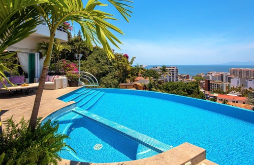 Alta Vista Villa | Please Inquire Before Booking – Luxury Villa