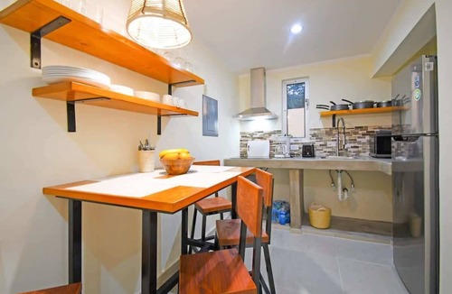 La Rinconada Condo | Poolside Retreat Lounge Parking Near Downtown
