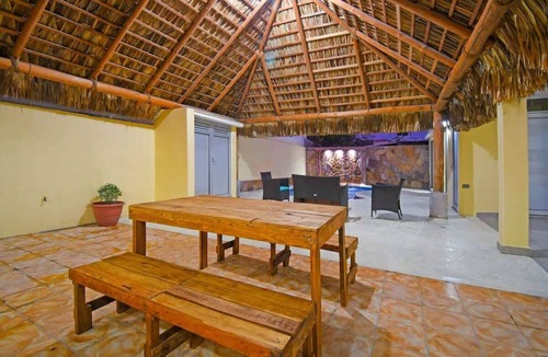 La Rinconada Condo | Poolside Retreat Lounge Parking Near Downtown