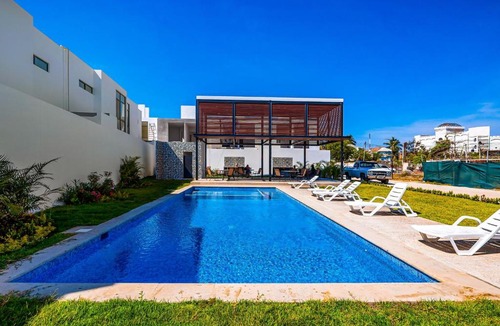 Las Jarretaderas House | Porto Residencial, Unit 10 | Sunny house in Nuevo Vallarta with pool access