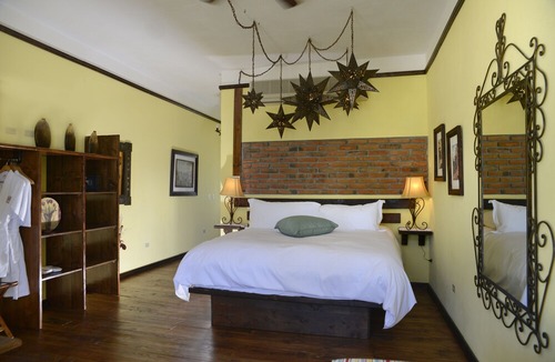 Esterito Hotel | Posada De Las Flores La Paz