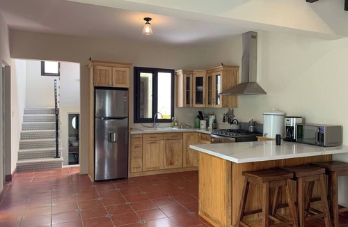 Ciudad Vieja House | Pretty house with a most beautiful view of mountains and volcanoes!