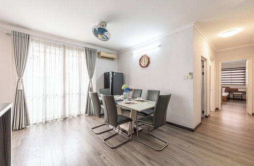Bach Dang Riverside Apartment | Prime District 1 Location: Peaceful 2BR,Central Garden