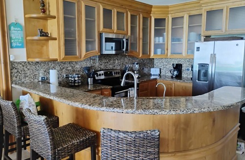 Las Conchas Apartment | Privacy in paradise. Spacious 3-bedroom Condo on the beach.