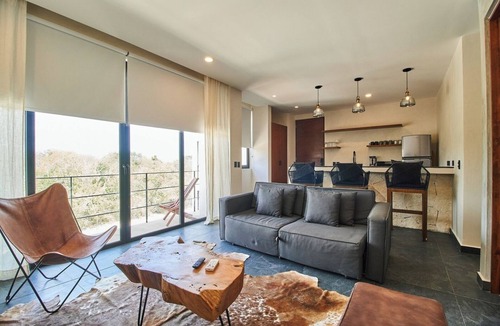 La Veleta House | Private 11BR House, 22 Pax, Rooftop + Pool