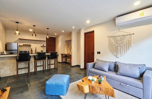 La Veleta House | Private 11BR House, 22 Pax, Rooftop + Pool