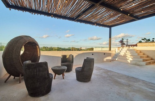 La Veleta House | Private 11BR House, 22 Pax, Rooftop + Pool