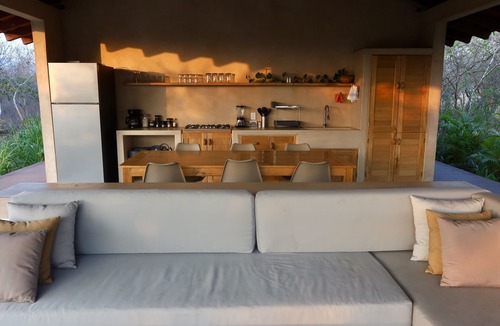 La Union de Isidoro Montes de Oca Villa | Private 4-Bedroom, 2-Pool Retreat — Nature, Silence & 5 min to Surf Point