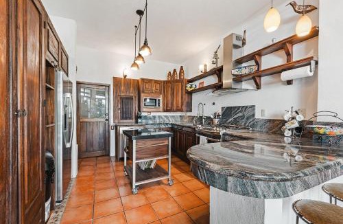 North End Villa | Private 4-Story Oceanside Luxury Vacation Home with 5-Star Personal Concierge