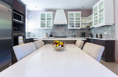 Colonia Meteorologico House | Private 6BR Oceanfront Estate Isla Mujeres - Pool, Staff, Ocean Access