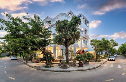 Hue Villa | private beautiful room include pool