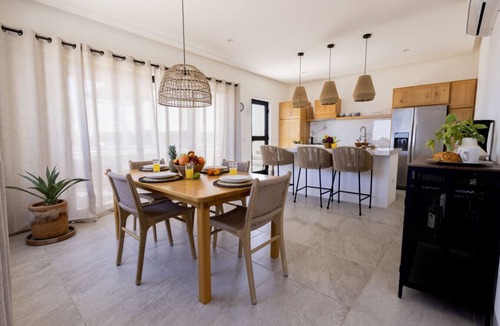 Vinorama Villa | Private East Cape Villa · Walk to Beach · Pool & Jacuzzi