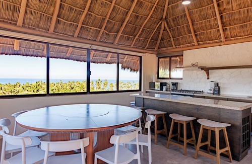 North End House | Private Home Near Beach, Surf spots and Town