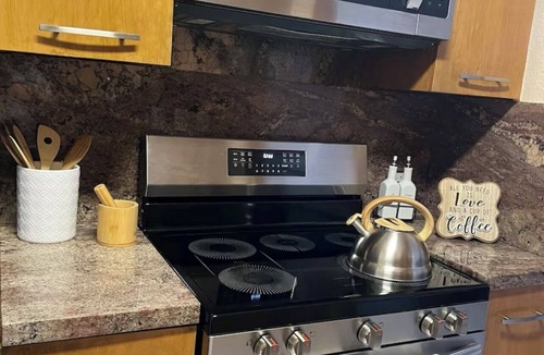 Brownsville House | 🌴private pool oasis beautiful house near airport space x and SPI.location🚀