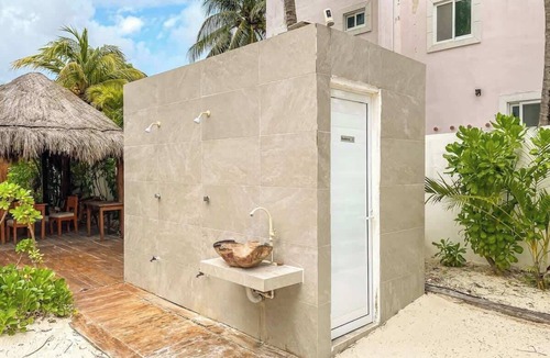Puerto Morelos Apartment | Puerto Morelos Beachfront King Studio | Pool