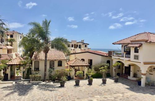 Playas de Rosarito Hotel | Puerto Nuevo Surf Villa del Mar 2BR with pool