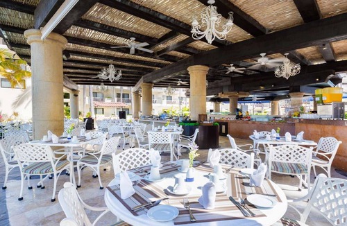 North Hotel Zone Resort | Puerto Vallarta beach resort in the hotel zone