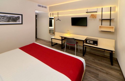 North Hotel Zone Hotel | Puerto Vallarta Hotel Zone Stay – Marina, Beach, Dining & Shopping All Nearby