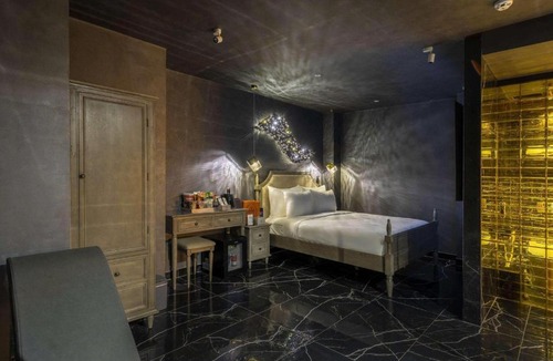 Tan Phu District Hotel | Pynt Hotel 5