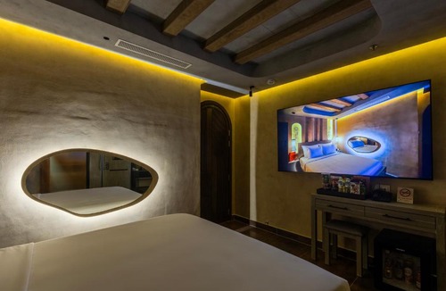 Tan Phu District Hotel | Pynt Hotel 8