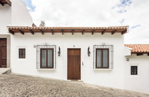 Antigua Guatemala House | Quaint 4-bedroom house in charming Antigua Guatemala