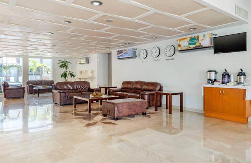 Zona Dorada Hotel | Quality Inn Mazatlan