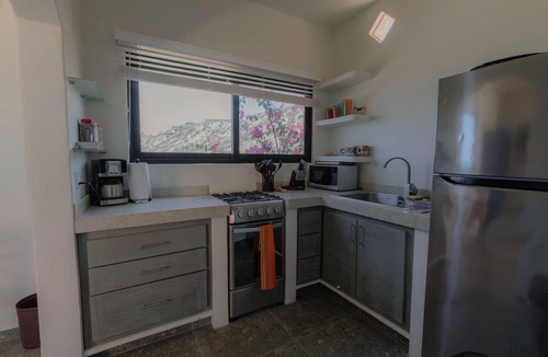 El Sargento Resort | Queen studio casita with full kitchen and bath