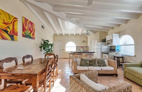 Las Conchas House | Quiet Bungalow near Beach Barefoot Bungalow 3