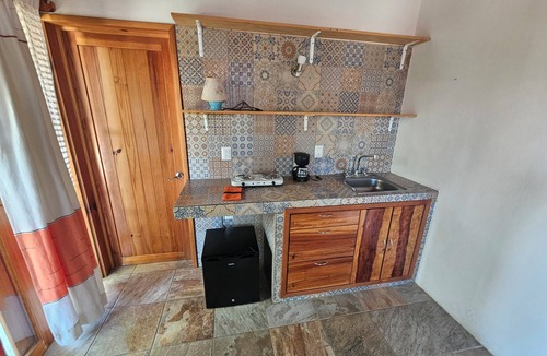 La Chigulera House | Quiet, private bungalow for short and long term stays, on private property.