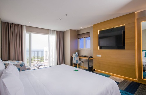 Tran Phu Beach Hotel | Quinter Central Nha Trang