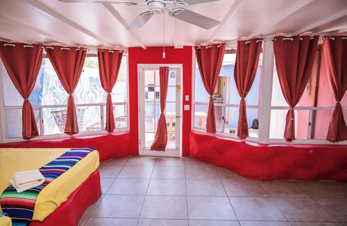 Primera Seccion House | Racer Crib