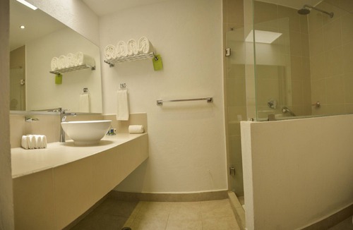 Crucero Tezoyuca Hotel | Radisson Hotel Cuernavaca