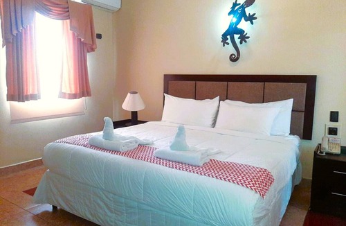 Flores Hotel | Ramada Tikal Isla De Flores Hotel