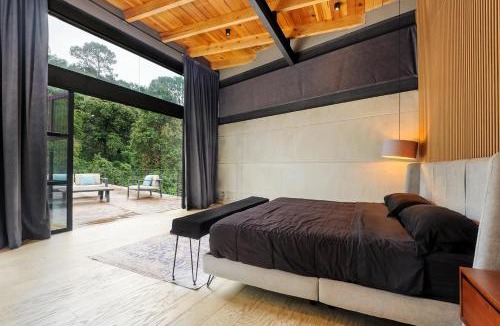 Valle de Bravo House | Rancho Olivos Mountain House with Private Hot Tub, Padel Court
