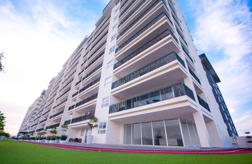Zapopan House | Real View Towers W305 by Casago