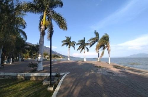 Chantepec Apartment | Relax at the lake - Pool - Pet friendly - WiFi