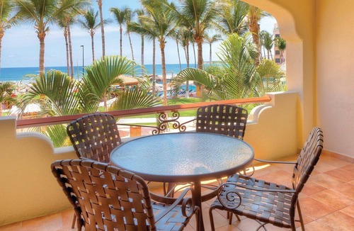 El Marasal Condo | Relaxing beachside resort and spa, close to San Jose.