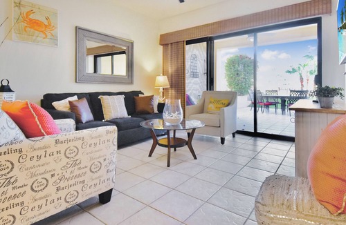 Sandy Beach Condo | Remodeled Beach Access Ground Unit at Princesa Resort