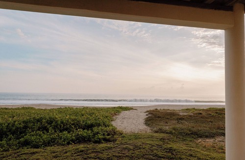 Santa Maria Tonameca Villa | Remote and private beachfront villa- Casa Rebelde (pet friendly)