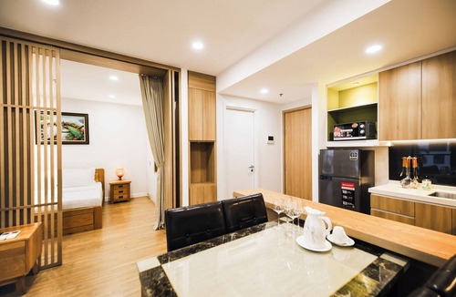 Tan Binh Apartment | Republic Plaza TSN Airport Emily in Town