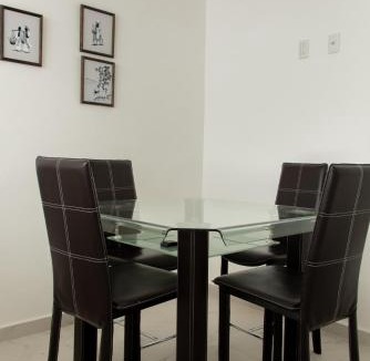 Queretaro House | Residencia Espaciosa con Alberca y Aire Acondicionado en El Refugio